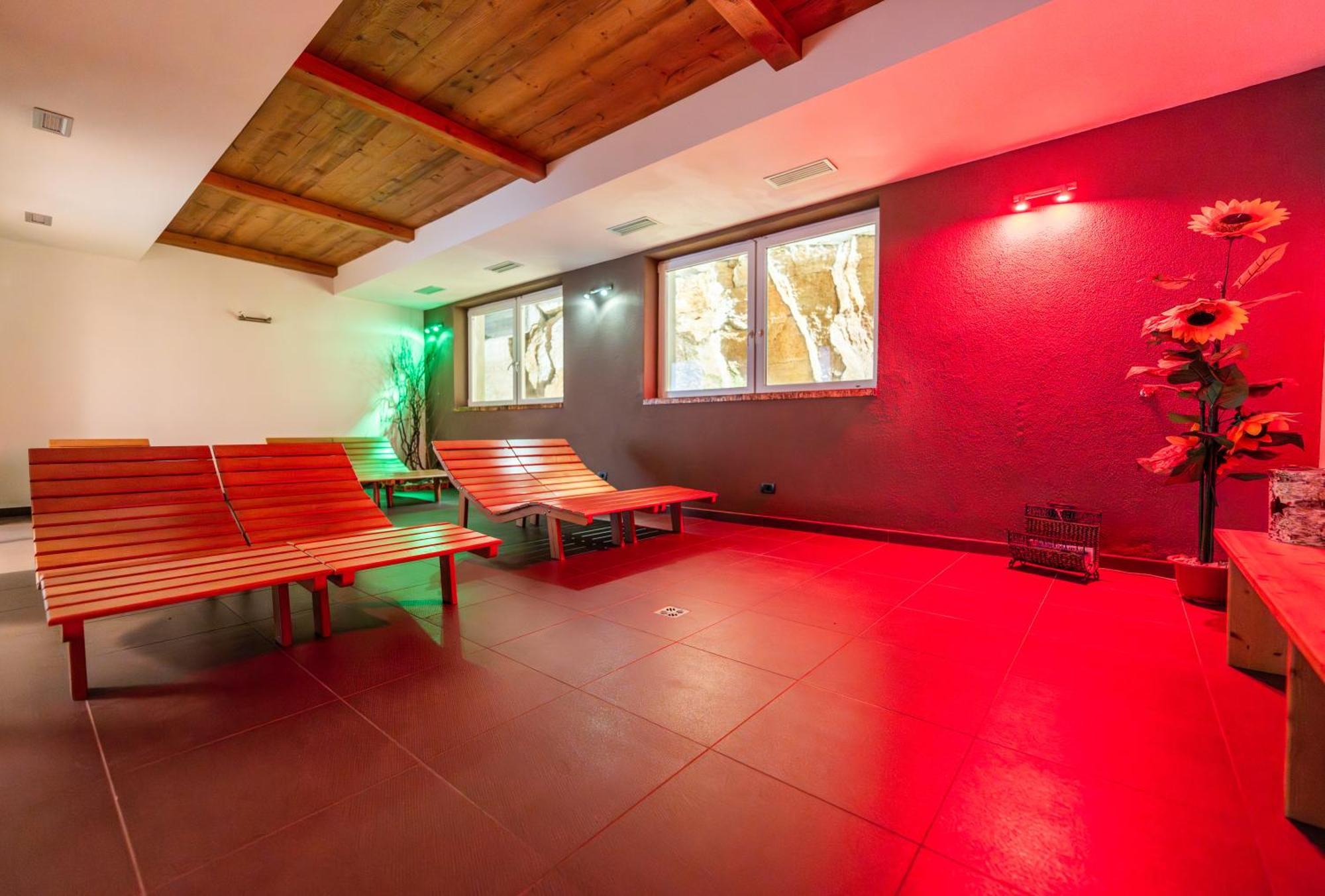 Alpine Mugon Hotel Vason Esterno foto