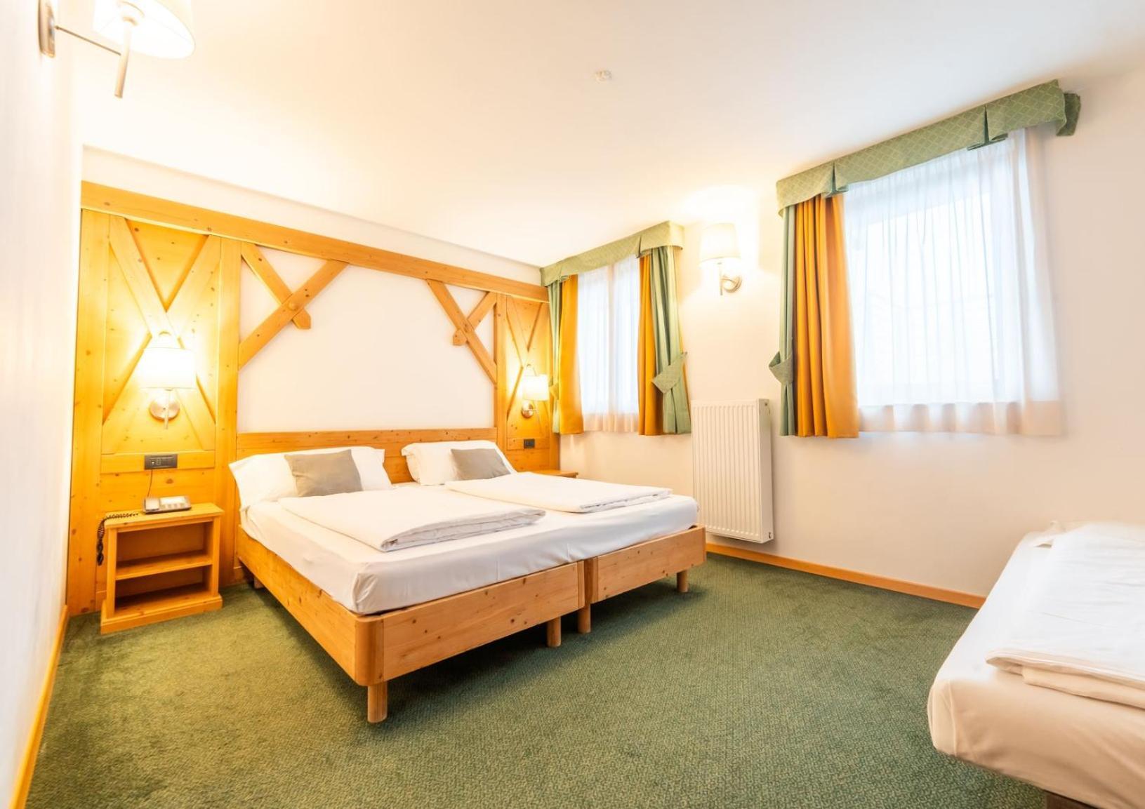 Alpine Mugon Hotel Vason Esterno foto