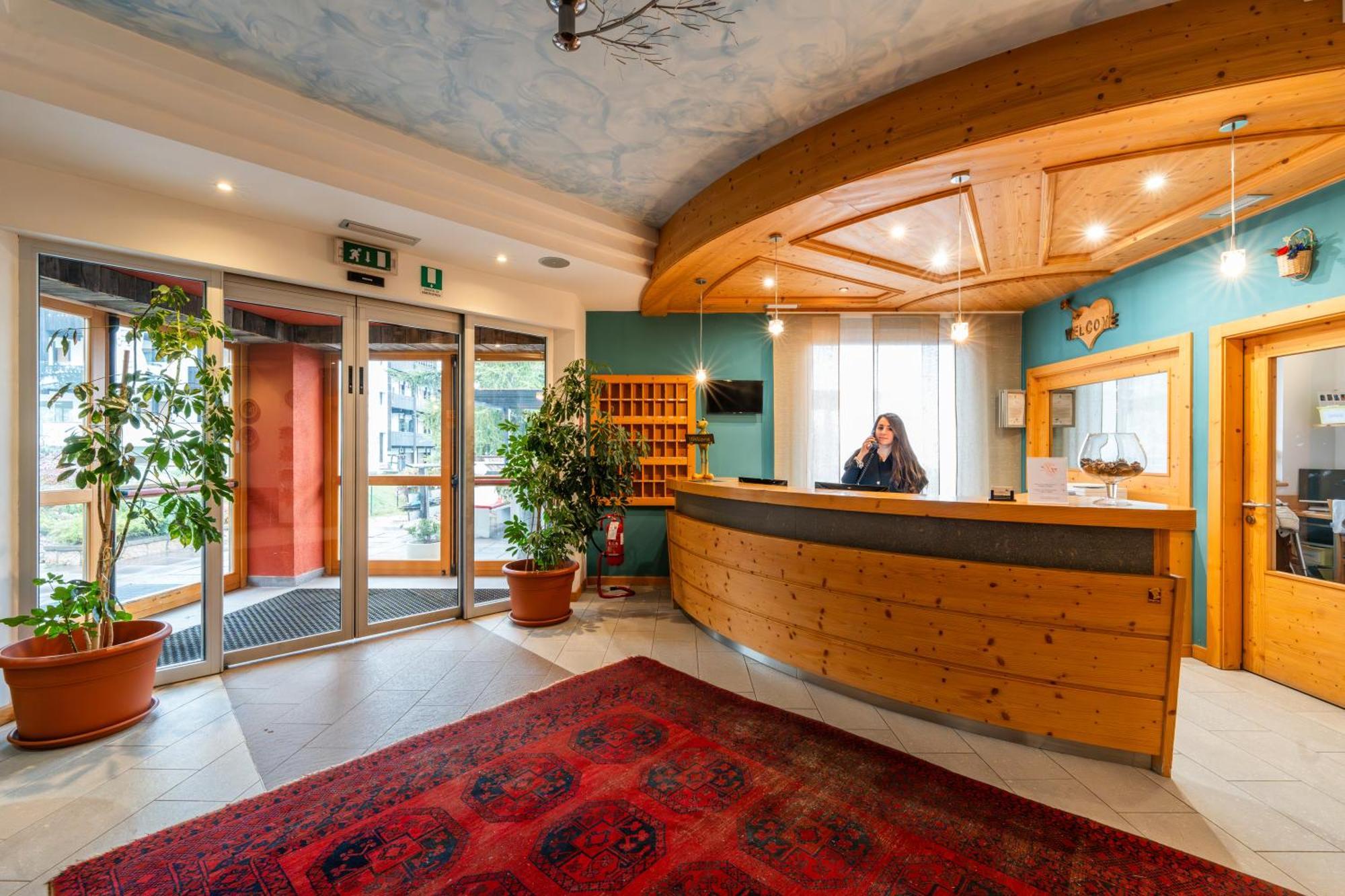 Alpine Mugon Hotel Vason Esterno foto