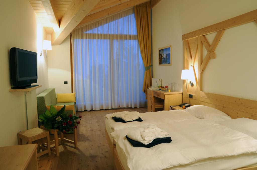Alpine Mugon Hotel Vason Esterno foto